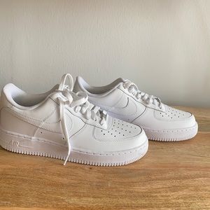 New and unworn white AF1’s